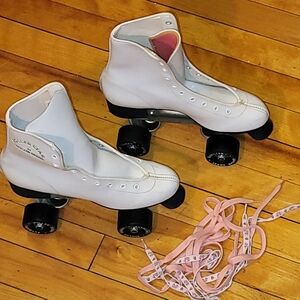 Size 7 Roller Star by Roller Derby Skates
